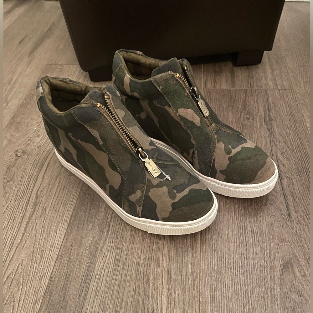 Blondo Camo Wedge Sneaker